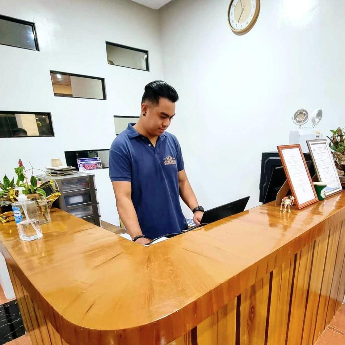Majestique Hotel Albay Bicol Guinobatan Buitenkant foto